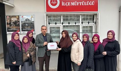 Kadın kursiyerlerden Afrika'ya Kur'an-ı Kerim hediyesi