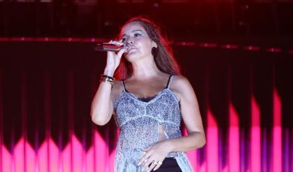 Edis ve Bengü, 40 bin kişiye unutulmaz bir gece yaşattı