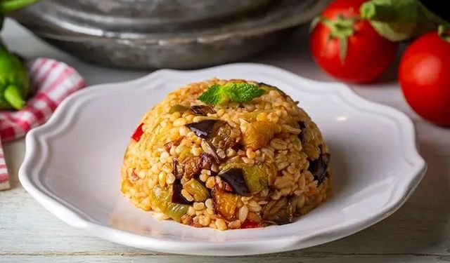 Lezzet Dolu ve Sağlıklı: Patlıcanlı Bulgur Pilavı Yapımı