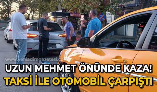 Uzun Mehmet Cami önünde kaza: Ticari taksi ile otomobil çarpıştı