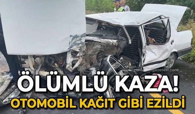 Ölümlü trafik kazası: Otomobil kağıt gibi ezildi!