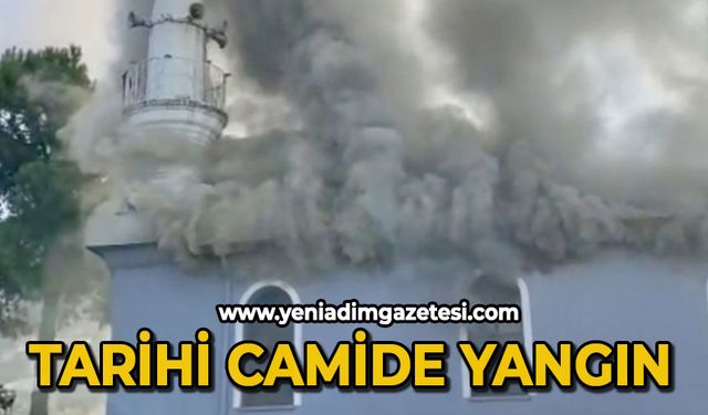 Tarihi camide yangın çıktı