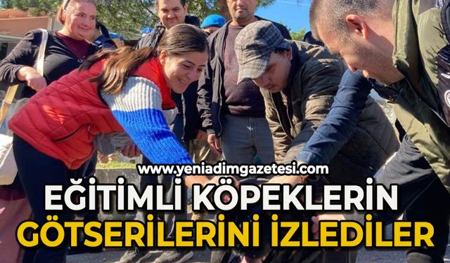 Öğrenciler jandarmayı ziyaret edip eğitimli köpeklerin gösterilerini izledi