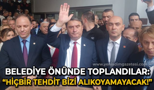 Belediye önünde hareketlilik: Tahsin Erdem için toplandılar