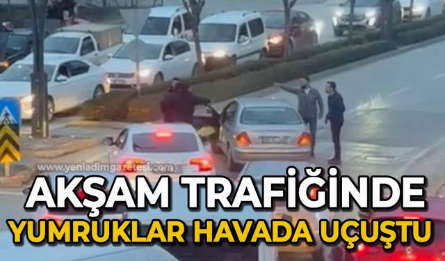 Akşam trafiğinde yumruklar havada uçuştu: Trafik kilitlendi