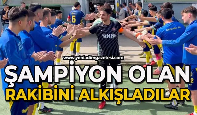 Şampiyon olan rakibini alkışladılar