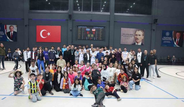 Çayırova Belediyesi, yarı final için sahaya çıkıyor
