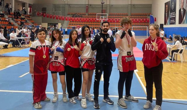 Körfez Gençlerbirliği Kandıra’dan madalyalarla döndü