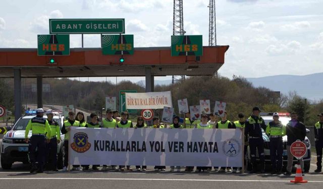 Öğrenciler trafik jandarması oldu