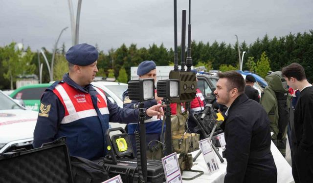 Polis ve jandarmanın yeni nesil ekipmanları gençleri hayran bıraktı