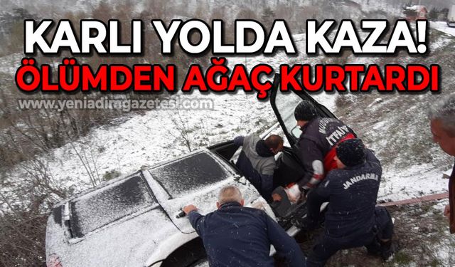 Şarampole devrilen cipin sürücüsü ölümden ağaç sayesinde kurtuldu