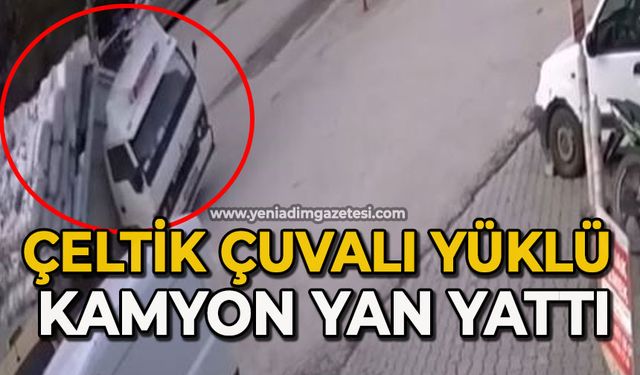 Çeltik çuvalı yüklü kamyon yan yattı