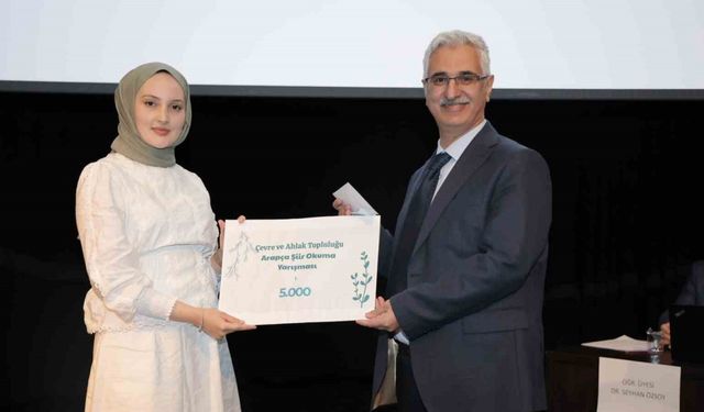 Arapça şiir okuma yarışması gerçekleştirildi