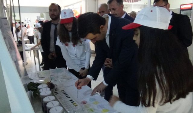 Bilim Fuarı’nda öğrencilerin hazırladığı projeler ilgi gördü