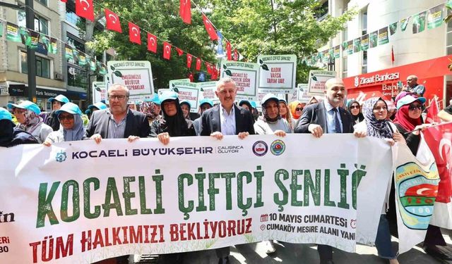 Çiftçilerin korteji renkli görüntülere sahne oldu