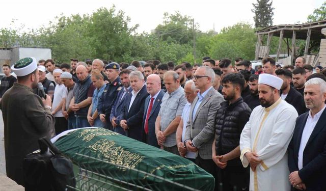 Motosiklet tutkunu genç kadın, son yolculuğuna uğurlandı