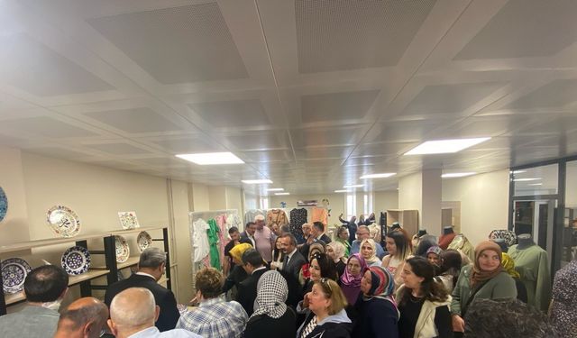 Sel mağduru kadınlar yaralarını sanatla sardı
