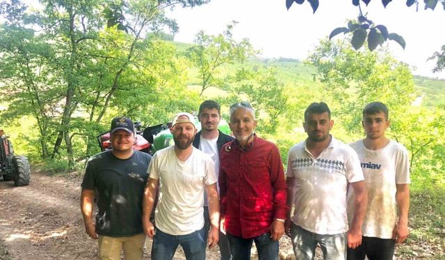 Tarlada çalışırken buldukları yavru karacalar için seferber oldular