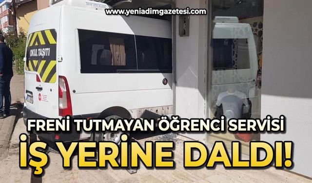 Frenleri tutmayan öğrenci servisi iş yerine daldı: Faciadan dönüldü