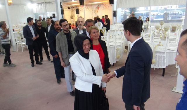 Kaymakam veda yemeğinde göz yaşlarına hakim olamadı