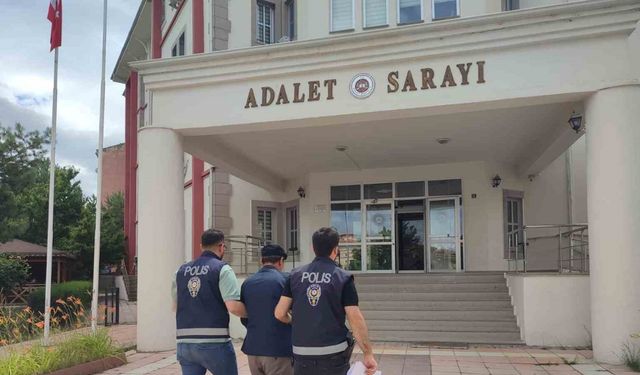 11 yıl hapis cezasıyla aranan şahsı polis yakaladı