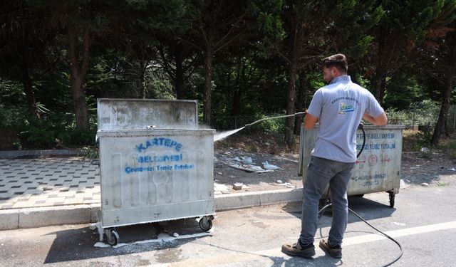 Çöp konteynerleri yıkanıyor