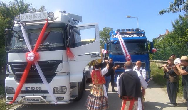 Dünyaevine giren tır şoförüne arkadaşlarından tırlı konvoy
