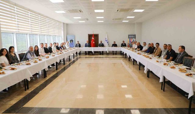 Medya temcilcileriyel kahvaltıda buluştu