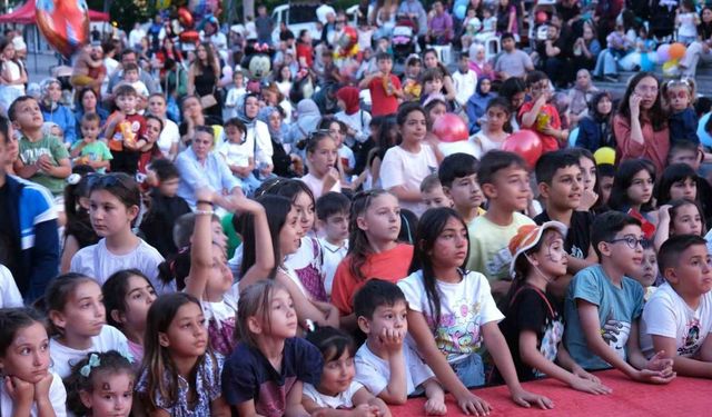 Miniklere festival tadında karne şenliği