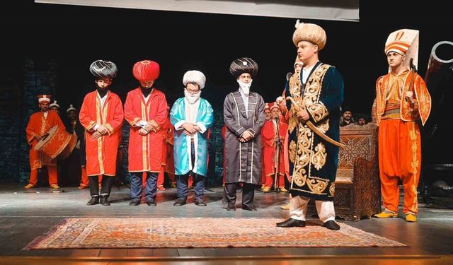 Öğrencilerden İstanbul’un fethi tiyatrosu