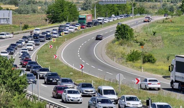 Trafiğe kayıtlı araç sayısı 82 bin 82 oldu