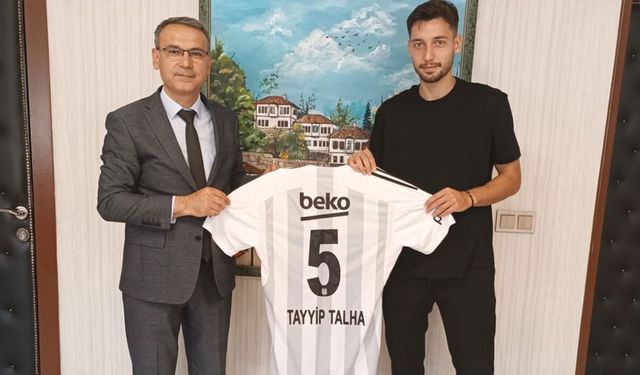 Lise öğretmenine Beşiktaş forması