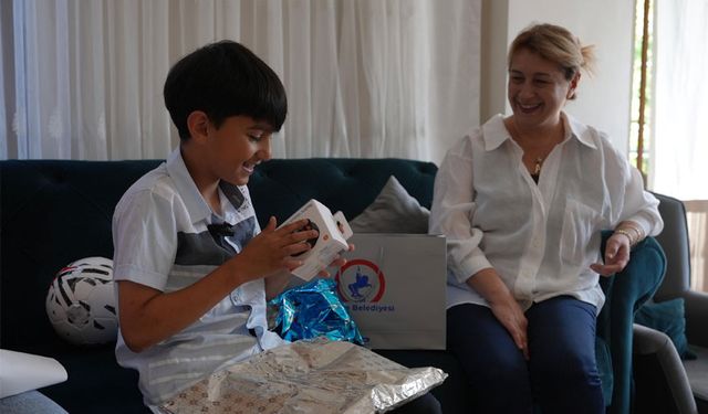 Bayram günü yürekleri ısıtan çocuk