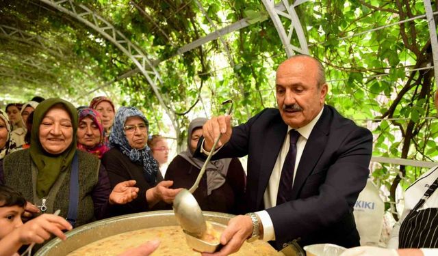 2 bin 500 kişiye aşure ikram edildi