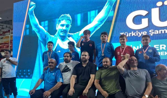 6 sporcu milli takım kampında