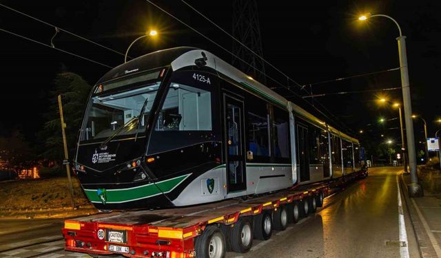 7’nci tramvay raylara indirildi