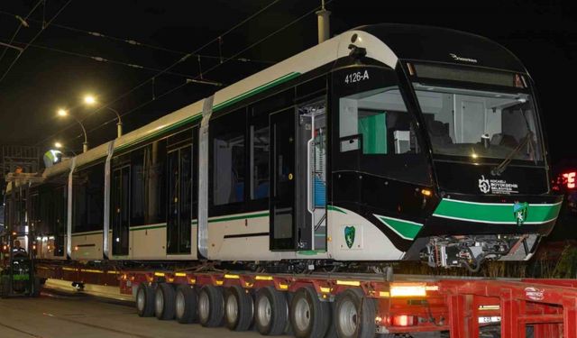 8. tramvay da raylarla buluştu