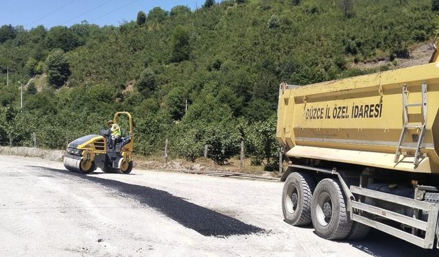 Bozulan yollara müdahale ediliyor