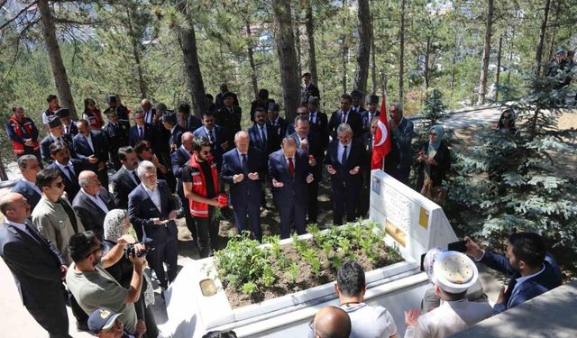 Demokrasi Ve Milli Birlik Günü’nde şehitler dualarla anıldı
