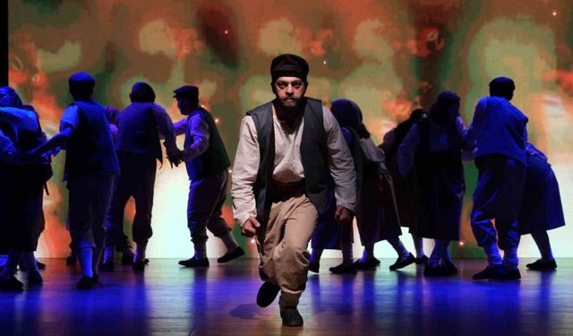 Halkevi’nde dönem kapanışı "Diriliş" tiyatrosu ile taçlandı