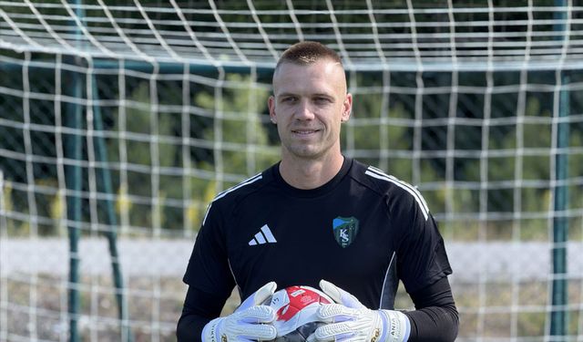 Yeni kaleci Aleksandar Jovanovic kampa katıldı