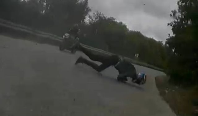 Asfalttaki yarık yüzünden ölümden döndü