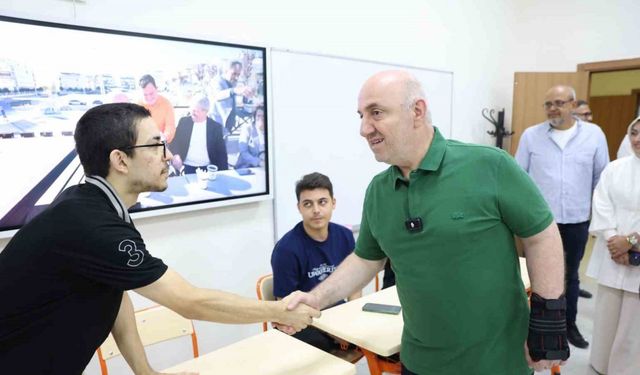 Kurslara katılan 75 genç üniversiteli oldu
