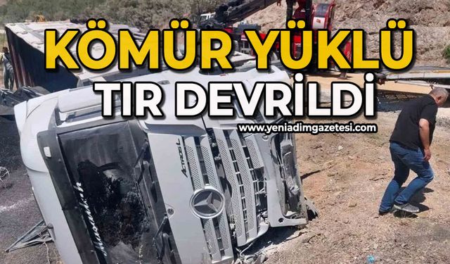 Kömür yüklü tır devrildi