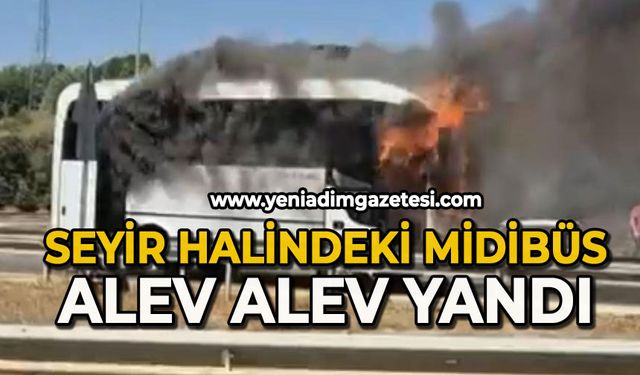 Seyir halindeki midibüs alev alev yandı