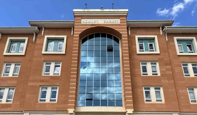 Çiftlik evlerini kenevir serasına çeviren sanıkların yargılanmasına devam edildi