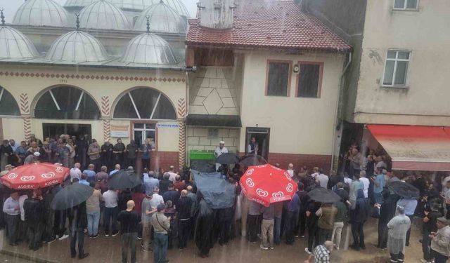 Kazada yaşamını yitiren sürücü toprağa verildi
