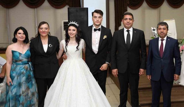 Mutluluklarına şahitlik ettiler