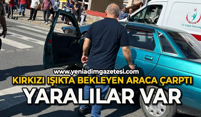 Kırmızı ışıkta araca çarptı: Yaralılar var