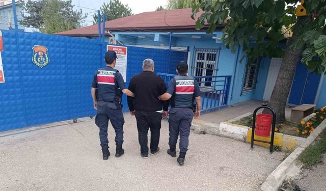 Aranan 28 kişi yakalandı